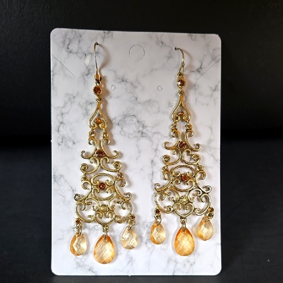 Elegant Gold Tone Chandelier Earrings - Picture 1 of 17